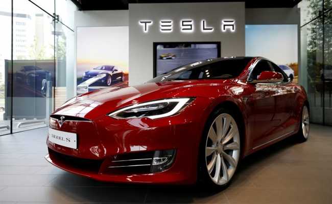 Hackers win Tesla car for exposing system error - By Using a 'JIT bug in the renderer'