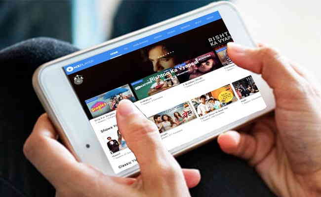 Hotstar leads the Indian online streaming space, crosses 400 Mn downloads