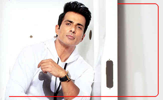 Sonu Sood again proves to be a good samaritan