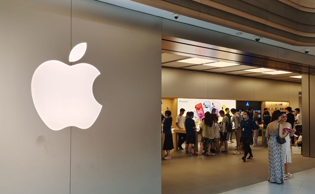 Apple makes it mandatory for app developers in China to comply with new online law