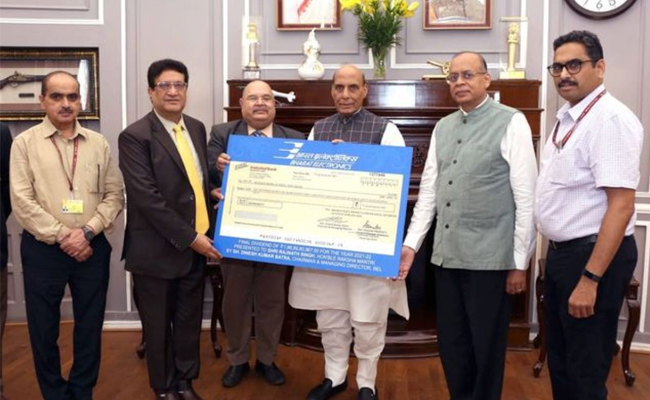 BEL hands over Rs 186.89 Crore Final Dividend to Government