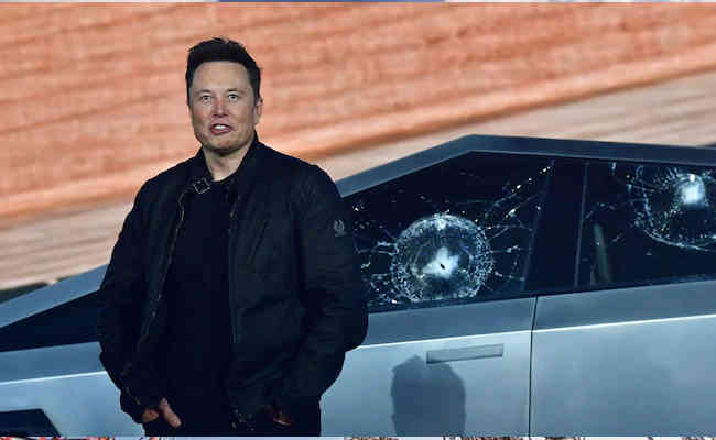 Elon Musk's $1.5 billion bet on bitcoin has exposed Tesla to 'immense' risk