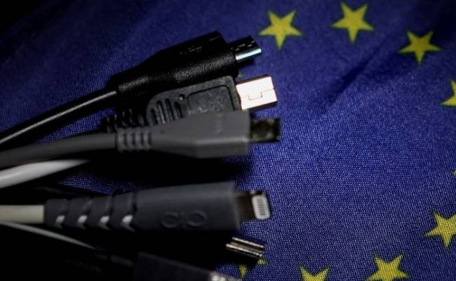 EU to impose the law on universal phone charger