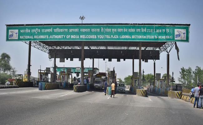 Govt plans to remove toll plazas from highways