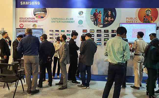 Jio and Samsung demonstrate 5G and LTE use cases at IMC 2019