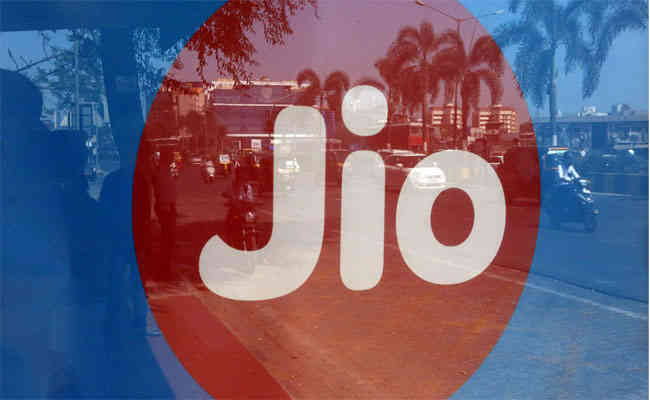 Jio voice calls no longer free, 6 paise/min to be charged to call other telco subscribers