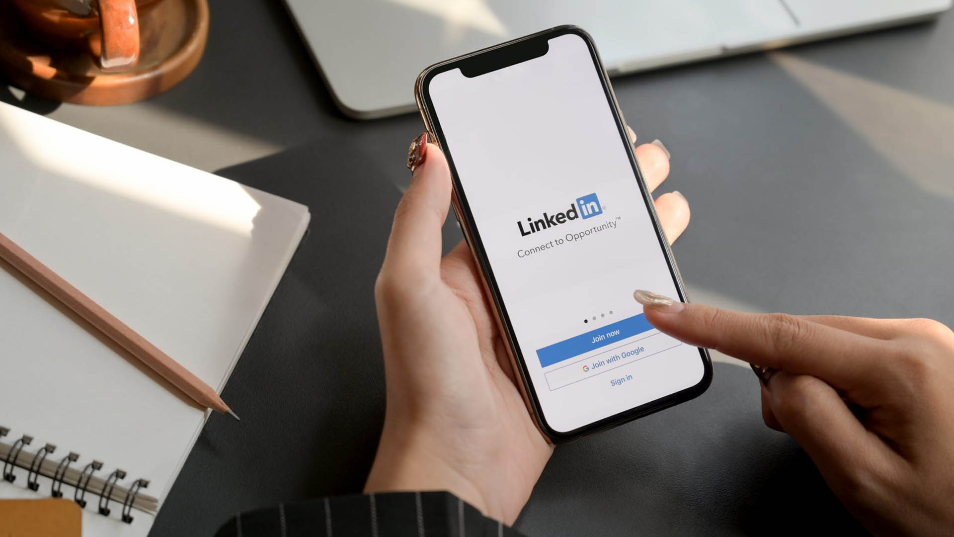 LinkedIn touches 1 billion members mark and adds AI features