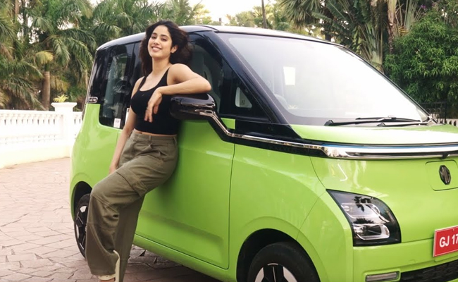 MG Motor India Ties-up with Janhvi Kapoor and Ishan Kishan for Comet EV