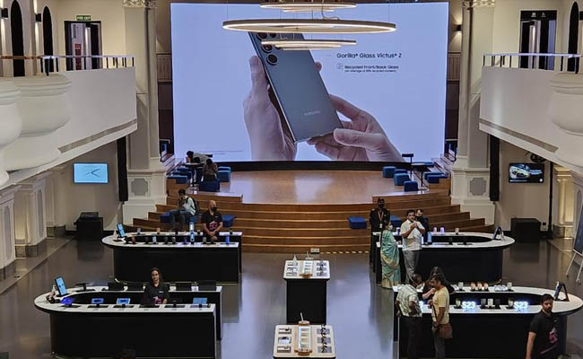 Samsung to open 15 premium experience stores across India