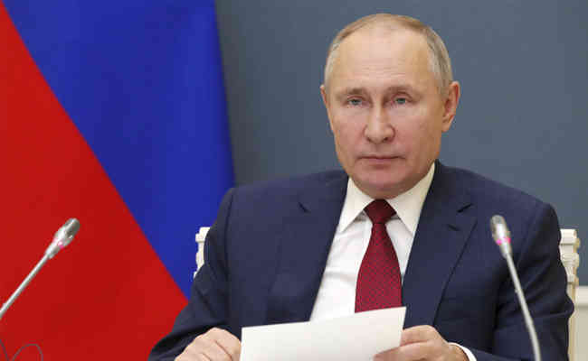 Social media platforms are competing with governments says President Putin