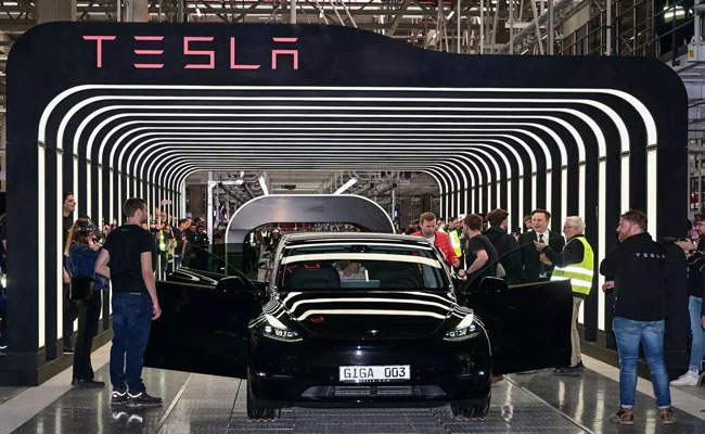 Tesla and Reliance are in discussions to establish EV production division in India